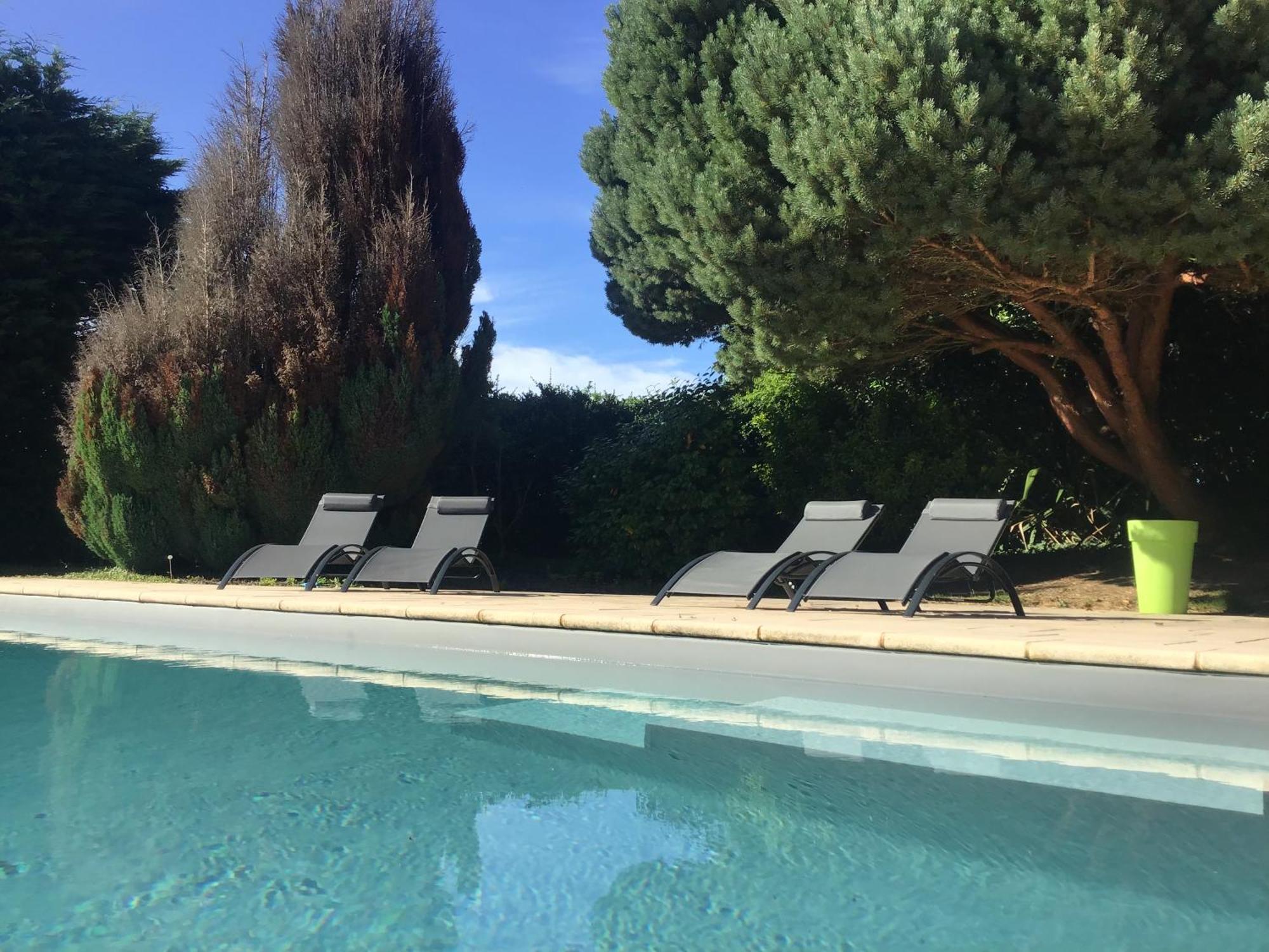Charmant Gite Avec Exterieur Et Piscine Partagee Mespaul Екстериор снимка